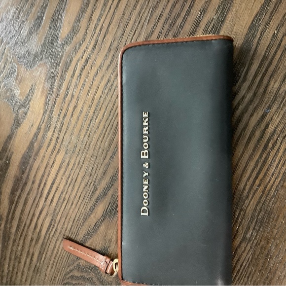 Dooney & Bourke Leather Taupe with Brown Trim Zip Around Wallet - Picture 7 of 7